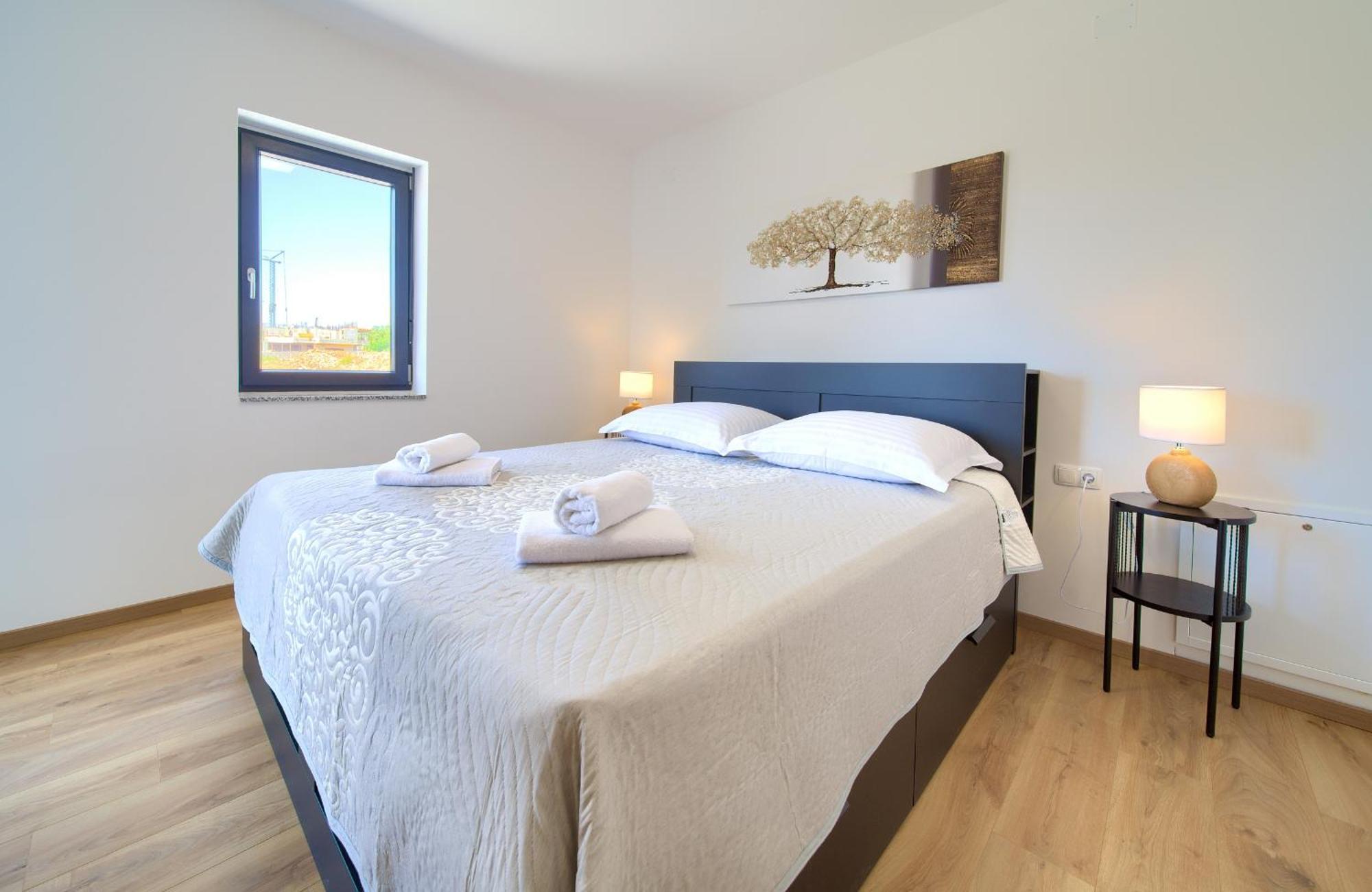 Apartments Paola & Karla With Pool Krk Town Quarto foto