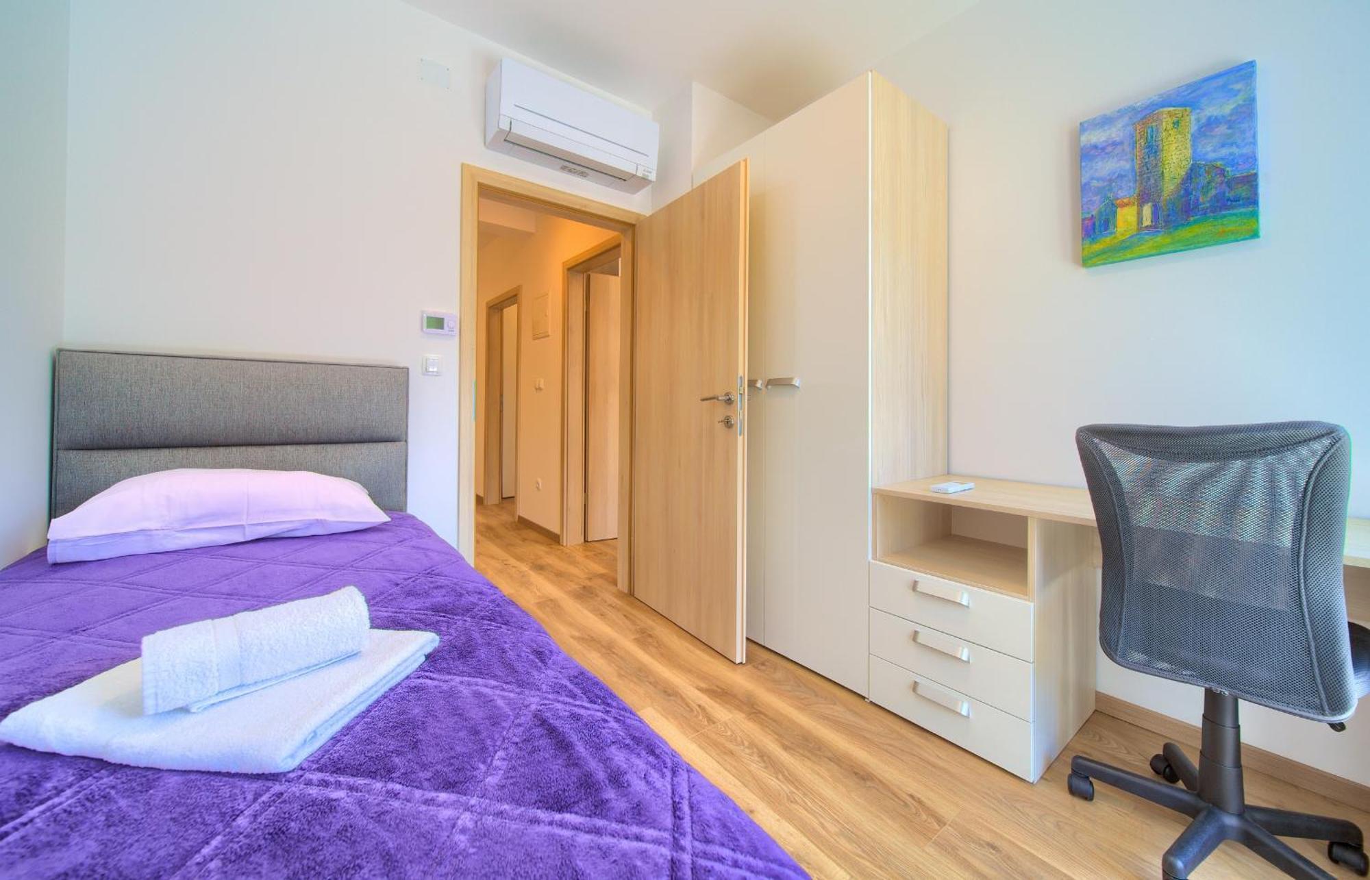 Apartments Paola & Karla With Pool Krk Town Quarto foto