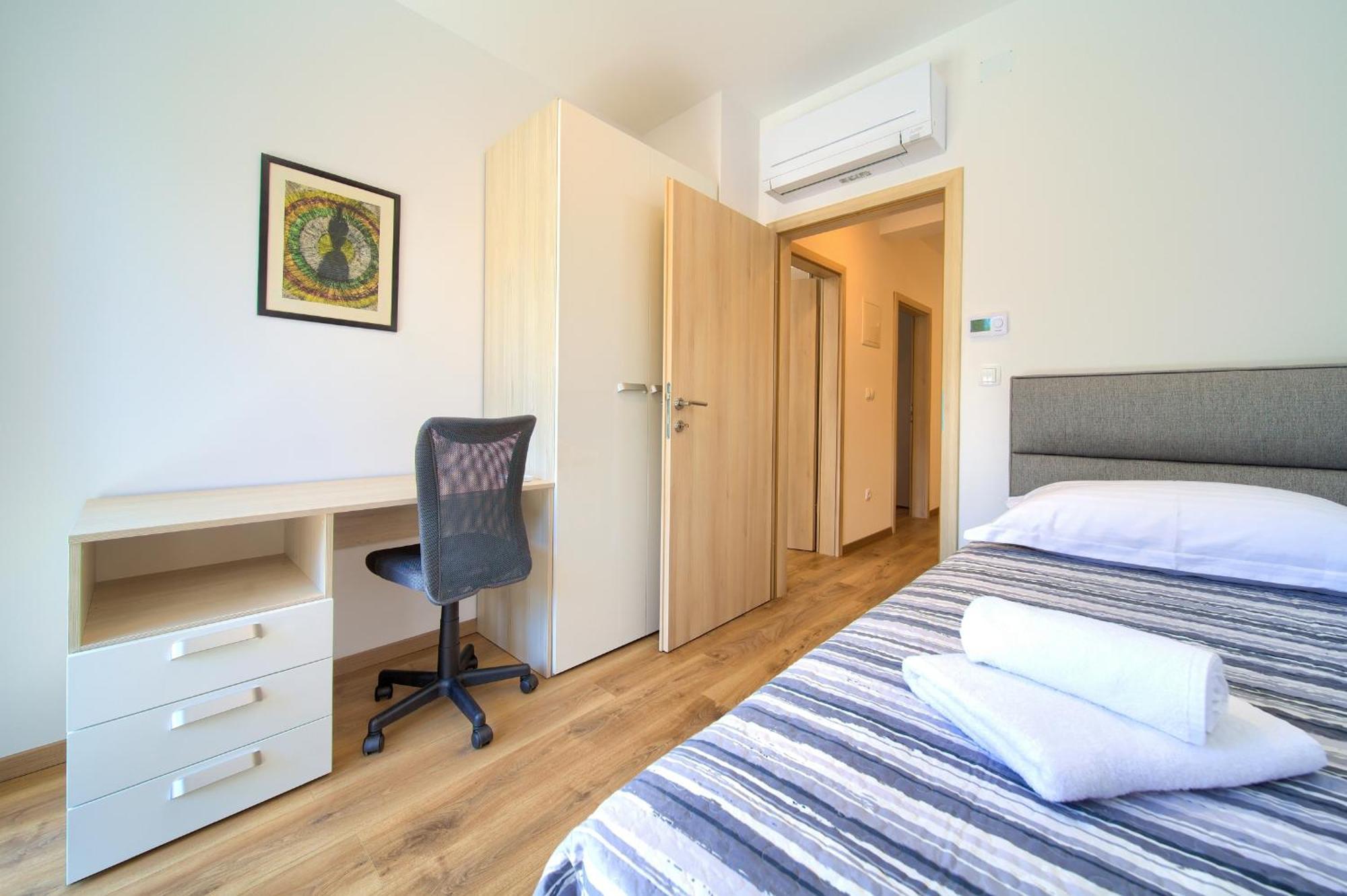Apartments Paola & Karla With Pool Krk Town Quarto foto